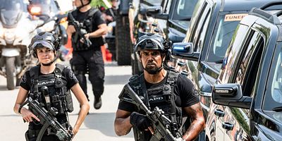 poster de la série Escorte à haut risque