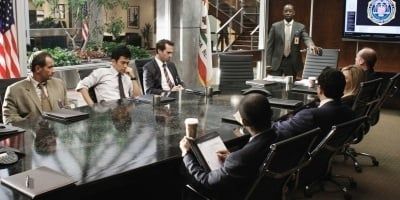 poster de la série Les premières pièces