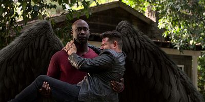 poster de la série Daniel Espinoza, nu et effrayé