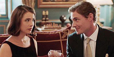 poster de la série Ces sourires qui cachent une dague