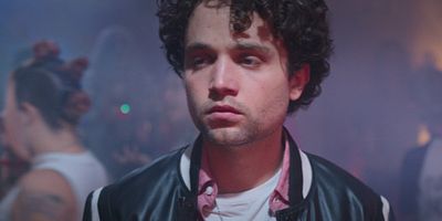 poster de la série Nouveaux plaisirs