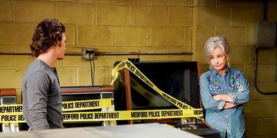 poster de la série Peluches et corps célestes