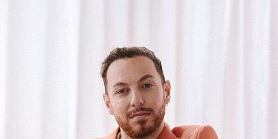 poster de la série Le personnage qui avait prévu un discours mais qui préfère improviser