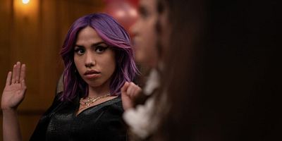 poster de la série Keep Your Friends Close