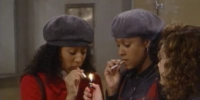 poster de la série La première cigarette