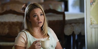 poster de la série Une fête étudiante, une soirée pyjama et la pire des ampoules