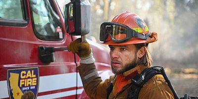 poster de la série Attention où tu mets les pieds