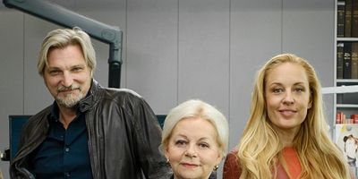 poster de la série In bester Gesellschaft