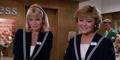 poster de la série Charmed, I'm Sure/Ashes to Ashes/No Dad of Mine