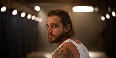 poster de la série Quelque chose approche