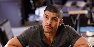 poster de la série Sous la plage, abandonnées