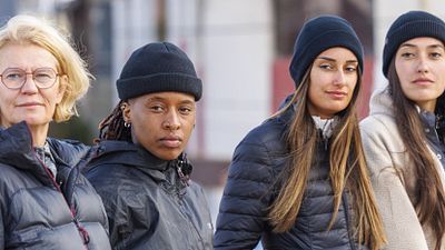 image de la news Laura et Angie (Pékin Express) en couple ? La soeur d’Alexandra répond aux rumeurs