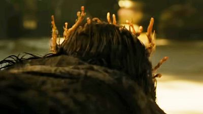 image de la news The Last of Us saison 2 : c'est quoi le Rôdeur vu dans l'épisode 1 ?