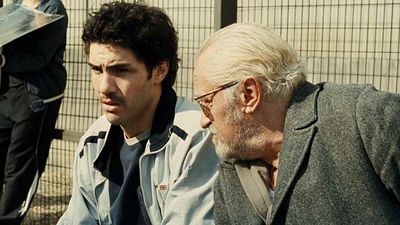 image de la news C'est l'un des plus grands thrillers français : mais pourquoi Un prophète porte-t-il ce titre ?