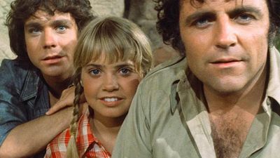 image de la news Netflix joue la carte de la nostalgie avec ce remake d’une série de science-fiction dont on avait oublié l’existence