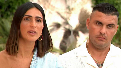 image de la news Familles nombreuses : Tiffanie et Olivier Esposito en plein vol, ils dévoilent leur destination sans les enfants !