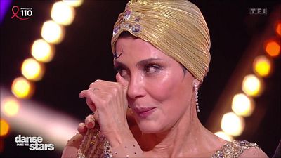 image de la news "Je ne m’y attendais pas du tout" : au bord des larmes Cristina Cordula (Danse avec les stars) découvre une belle surprise de son mari en direct
