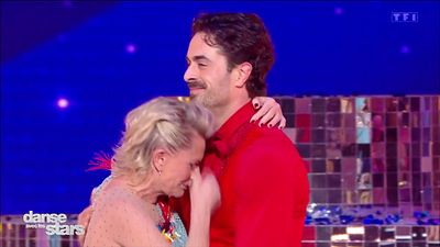 image de la news Gros couac dans Danse avec les stars : Sophie Davant perd les pas et peine à se rattraper