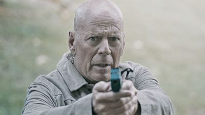 image de la news Bruce Willis : salaire, arnaques... Plongée dans les coulisses de sa fin de carrière