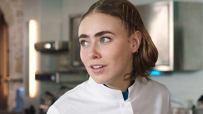 image de la news Ici tout commence sur TF1 : Zoé oublie Solal dans les bras de Jim !