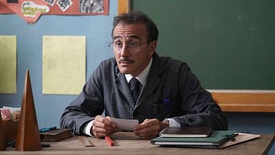 image de la news "Comme on ne me propose jamais rien au cinéma..." : après la saga Ducobu, Elie Semoun se lance dans l'écriture d'un nouveau projet très personnel
