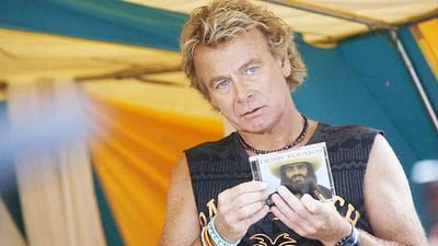 image de la news "Pour le clin d'oeil" : Franck Dubosc bientôt au casting de Camping Paradis ? Laurent Ournac répond
