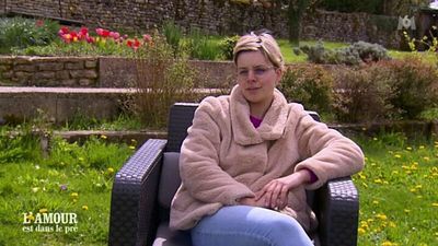 image de la news "Quand je l'ai vu...", Perrine (L'amour est dans le pré) craque pour un autre agriculteur de la saison (spoiler)