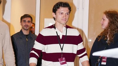 image de la news "Il a passé la séance avec nous" : Tom Holland s'invite par surprise à l'avant-première de The Drama à Paris !
