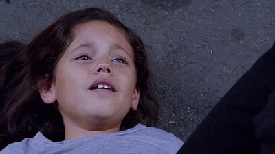 image de la news Cette actrice est partout grâce à Netflix... et elle va vous faire fondre dans son tout premier rôle à la télé !