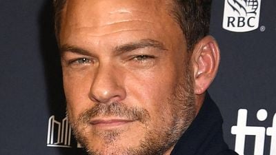 image de la news Première photo : Alan Ritchson, la star de Reacher, est méconnaissable dans ce nouveau film d'action très attendu avec Shailene Woodley et Ben Foster