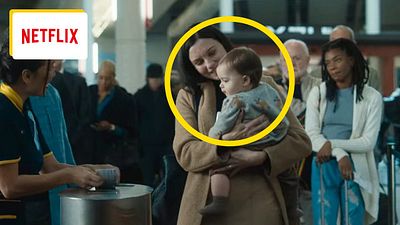 image de la news Carry-On sur Netflix : faites pause à 1h33 pour voir un faux raccord qui a fait rire les fans !