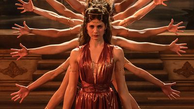 image de la news Montmartre sur TF1 : "Il n'était pas question de faire appel à une doublure", Alice Dufour (Céleste) revient sur ses scènes de danse dénudées dans la série