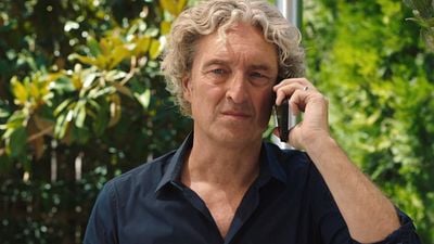image de la news Ici tout commence : à qui téléphone Teyssier pour manigancer contre Noé ? On a la réponse et on ne s'y attendait pas du tout !