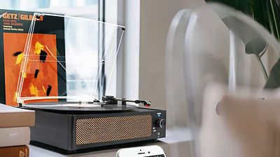image de la news Un design vintage et une super réduction : voici la platine parfaite pour (re)découvrir vos vinyles