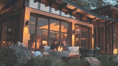 image de la news Heated Rivalry : verra-t-on le cottage de Shane dans la saison 2 ? La réponse du propriétaire est tombée