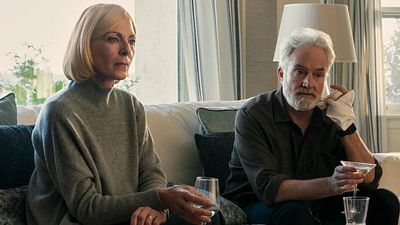 image de la news Vous êtes nostalgiques de The West Wing ? Bonne nouvelle ! Deux de ses stars sont réunies dans l'une des meilleures séries Netflix