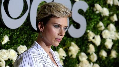 image de la news "On m'a un peu préparée à être une bombe" : Scarlett Johansson revient sur son début de carrière