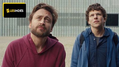 image de la news A Real Pain : les stars de Succession et The Social Network vous embarquent pour un aller simple vers l’émotion