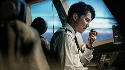 image de la news Défense d’atterrir : entre Boîte noire et Dernier Train pour Busan, 3 bonnes raisons de découvrir ce film catastrophe