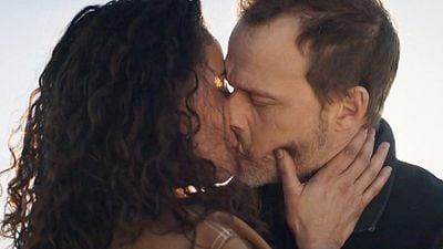 image de la news Demain nous appartient : Leïla et Samuel s'embrassent enfin !