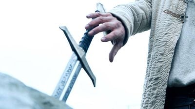 image de la news Un Kaamelott version américaine : avec 107 millions de dollars de perte, ce film historique a fait beaucoup moins bien que la série d’Alexandre Astier !