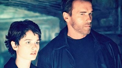 image de la news "Arnold Schwarzenegger m'a pété au visage" : 27 ans après, cette actrice n'a toujours pas pardonné le comportement de la star sur le tournage de ce film d'action