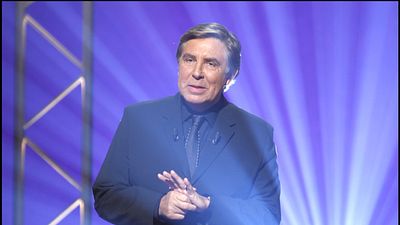 image de la news Après Jean-Pierre Foucault et Camille Combal, un célèbre animateur va reprendre Qui veut gagner des millions