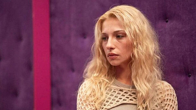 image de la news Culte sur M6 : qui est Marie Colomb, l'actrice qui incarne Loana dans la série sur Loft Story ?