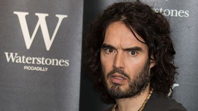 Russell Brand : accusations d'agressions sexuelles contre l'acteur de Sans Sarah rien ne va