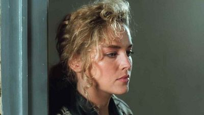 image de la news "Qu'est-ce qui ne va pas chez cet homme ?" Sharon Stone a eu recours à l'hypnose pour gérer le réalisateur de Basic Instinct