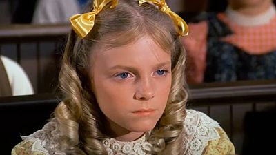 image de la news La Petite maison dans la prairie : il y a 51 ans, cette scène opposant Laura Ingalls et Nellie Oleson a posé les bases de toute la série