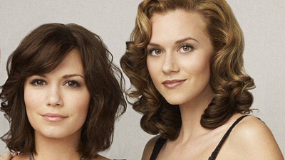 image de la news Les Frères Scott : le reboot menacé par une dispute entre les stars de la série ? Bethany Joy Lenz répond