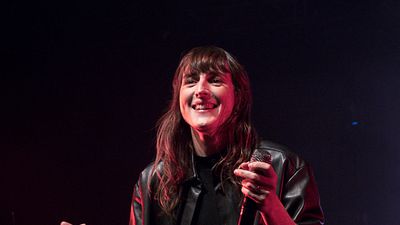 image de la news Les Enfoirés 2023 : pourquoi Juliette Armanet ne participe pas à la tournée