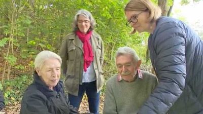 image de la news Maison à vendre : les internautes choqués par un couple qui divorce à l'âge de 80 ans